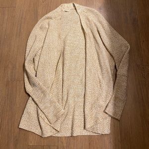 Stunning Women’s Cream Cardigan!
